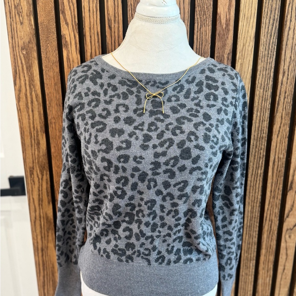 Heartloom Leopard Sweater M